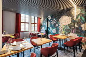 thumbnail: Restaurant