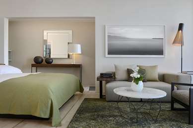 Guest Room,Bed,On-Site