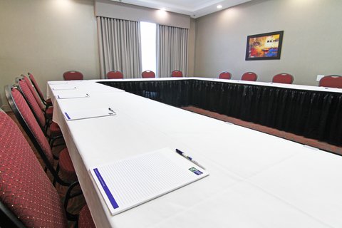McMahon Meeting Room accommodates up to 30 people