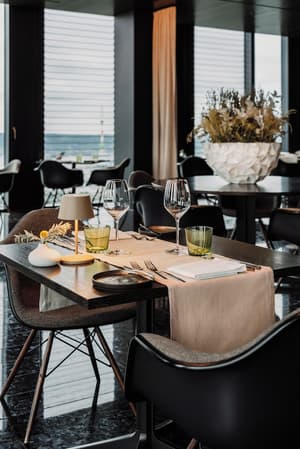 thumbnail: Restaurant
