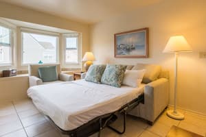 thumbnail: In-room dining