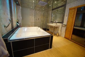 thumbnail: Jetted tub