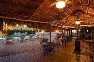 thumbnail: Outdoor dining