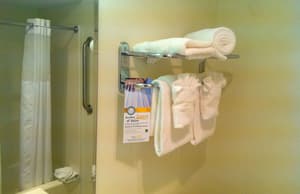 thumbnail: Bathroom amenities