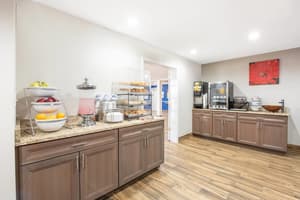 thumbnail: Breakfast area