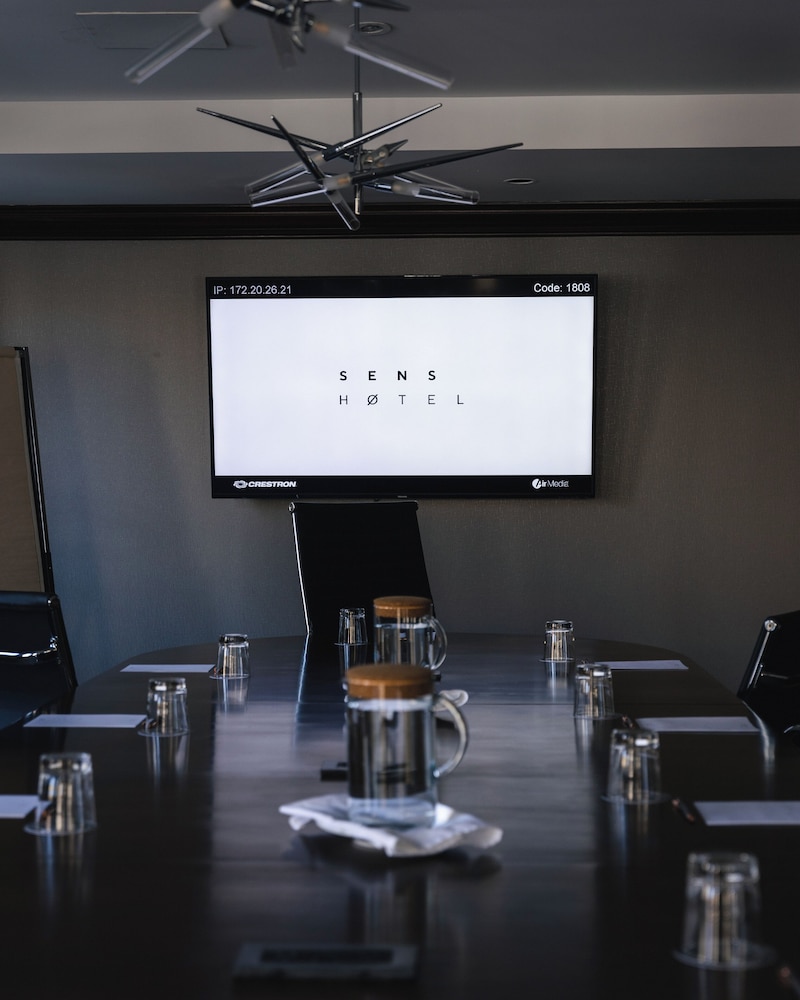 Meeting facility