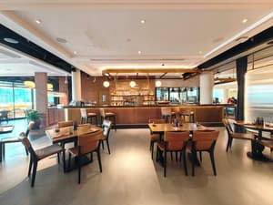 thumbnail: Restaurant