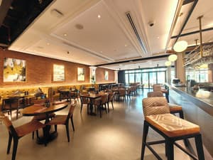 thumbnail: Restaurant