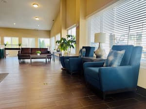 thumbnail: Lobby sitting area