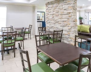 thumbnail: Breakfast area