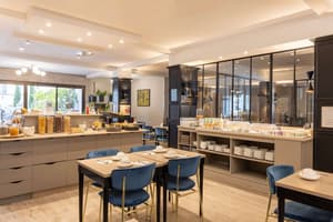 thumbnail: Breakfast area