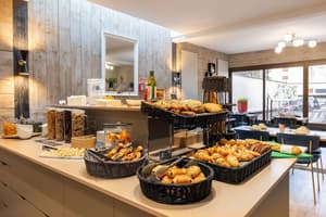 thumbnail: Breakfast area