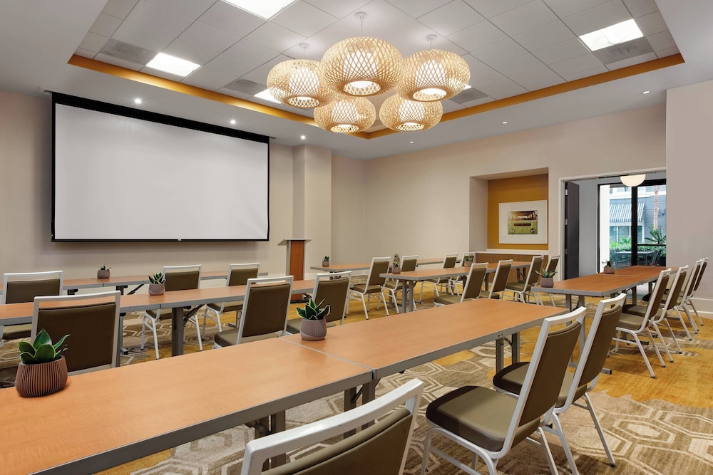 Meeting facility