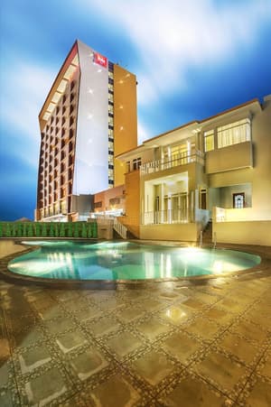 thumbnail: Outdoor pool