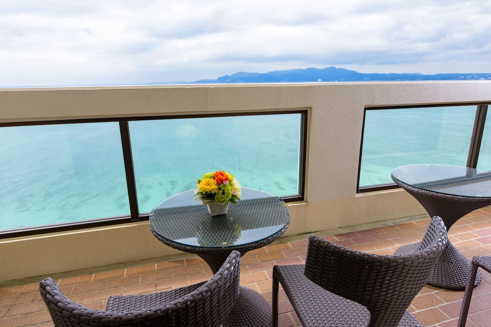 Beach/ocean view