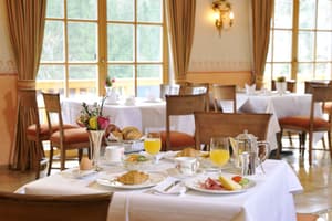 thumbnail: Breakfast area