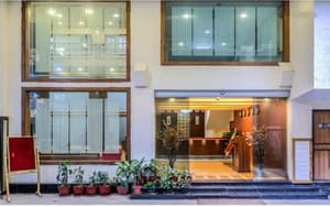 thumbnail: Interior entrance