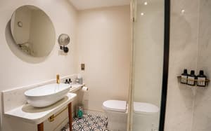 thumbnail: Bathroom shower