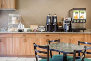 thumbnail: Breakfast area