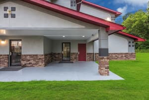 thumbnail: Exterior