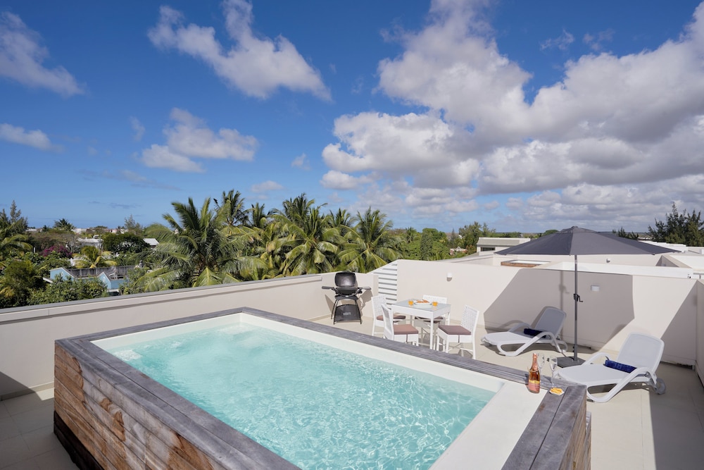 Private pool