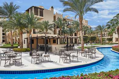 Pool,On-Site,Property Amenity,Bar/Lounge,Recreation