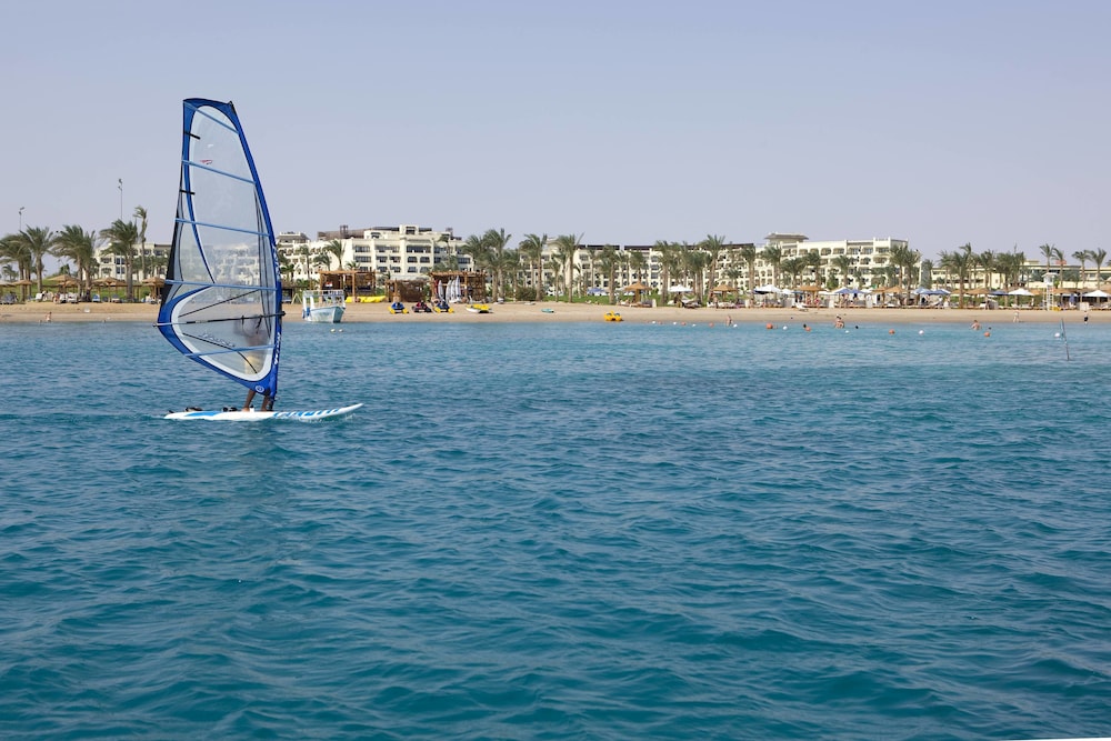 Surfing/boogie boarding