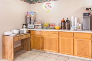 thumbnail: Breakfast area