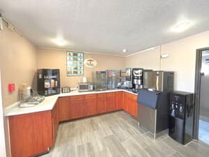 thumbnail: Breakfast area