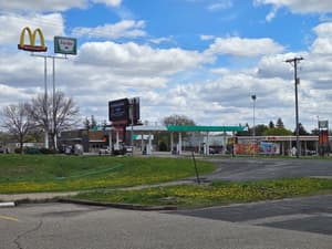 thumbnail: Exterior
