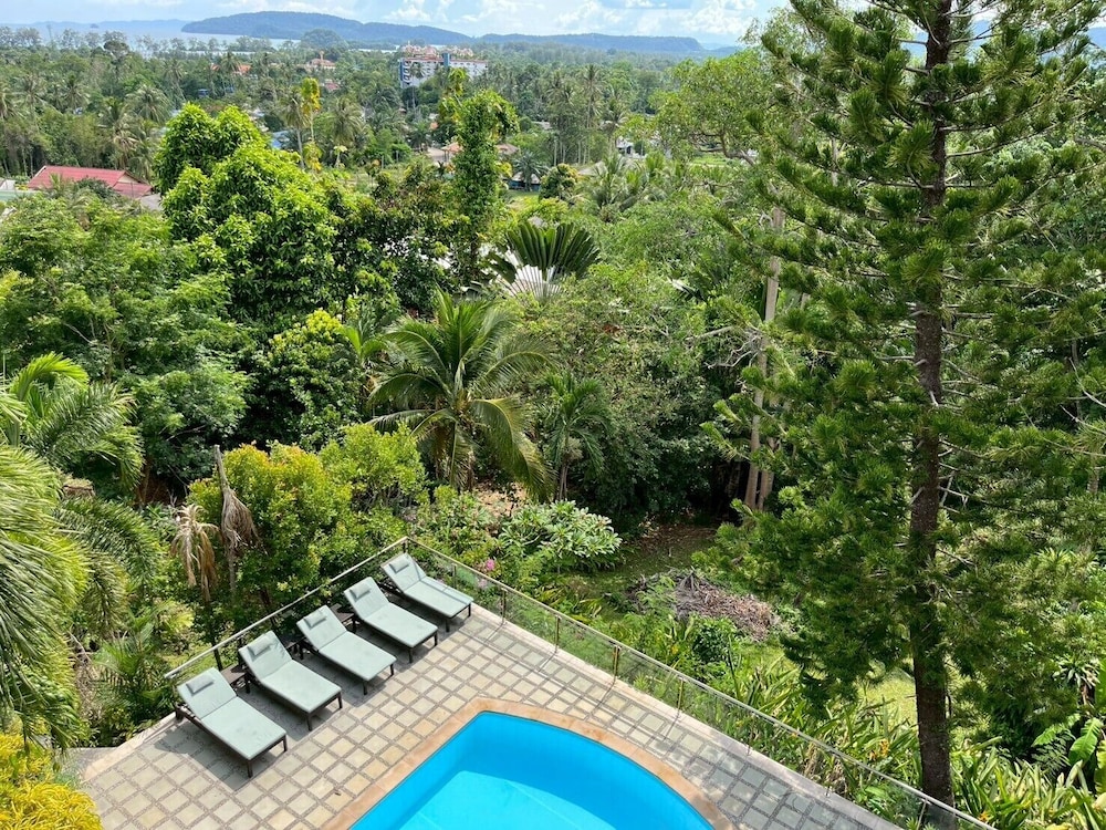 Beach/ocean view