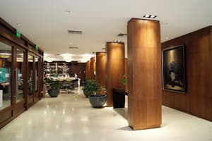 thumbnail: Interior entrance
