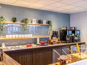 thumbnail: Breakfast area