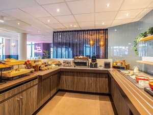 thumbnail: Breakfast area
