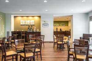 thumbnail: Breakfast area