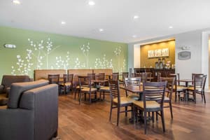 thumbnail: Breakfast area
