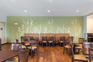 thumbnail: Breakfast area