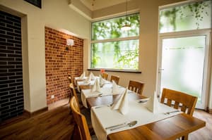 thumbnail: Restaurant