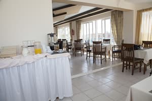 thumbnail: Breakfast area