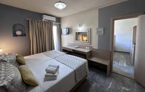 thumbnail: Room service - dining