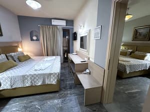 thumbnail: Room service - dining