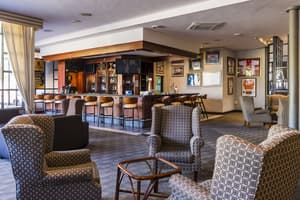thumbnail: Bar (on property)