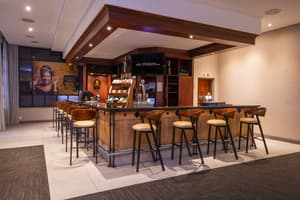 thumbnail: Bar (on property)