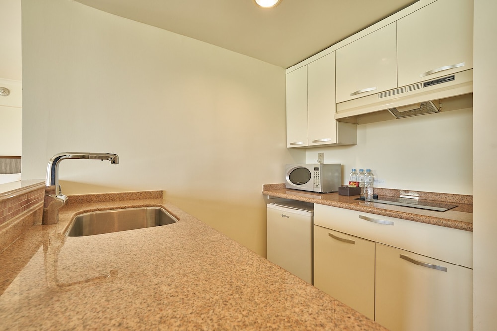 Private kitchenette