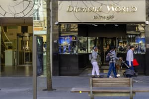 One Lux Stay near Diamond District