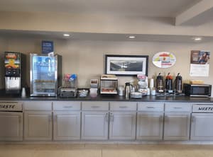 thumbnail: Breakfast area