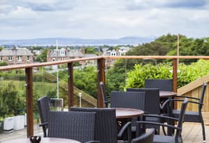 thumbnail: Outdoor dining