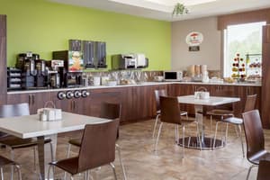 thumbnail: Breakfast area