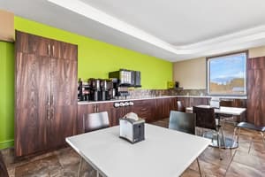 thumbnail: Breakfast area