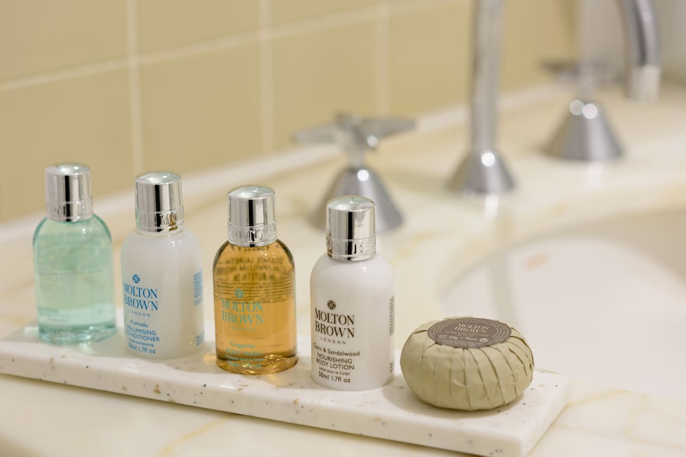 Bathroom amenities